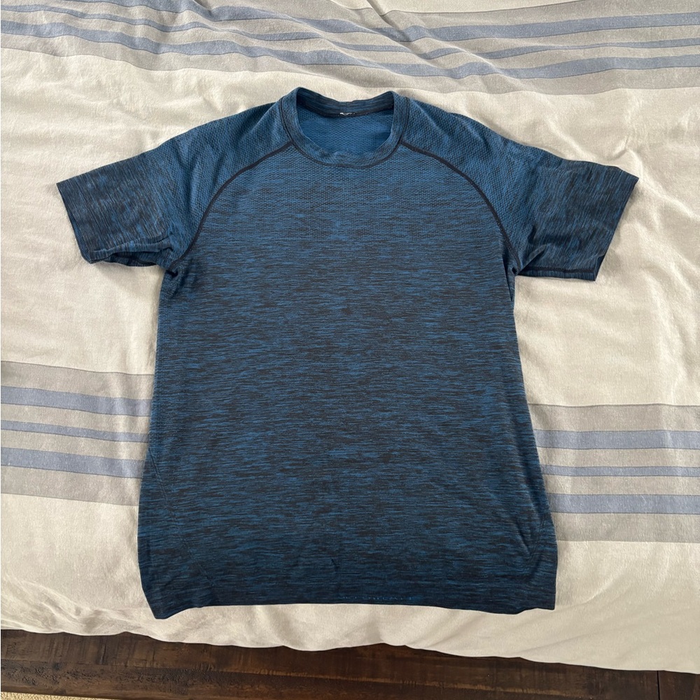 Men’s Lululemon Heathered Navy and Heathered Gray Bundled Metal Vent Tech Shirts